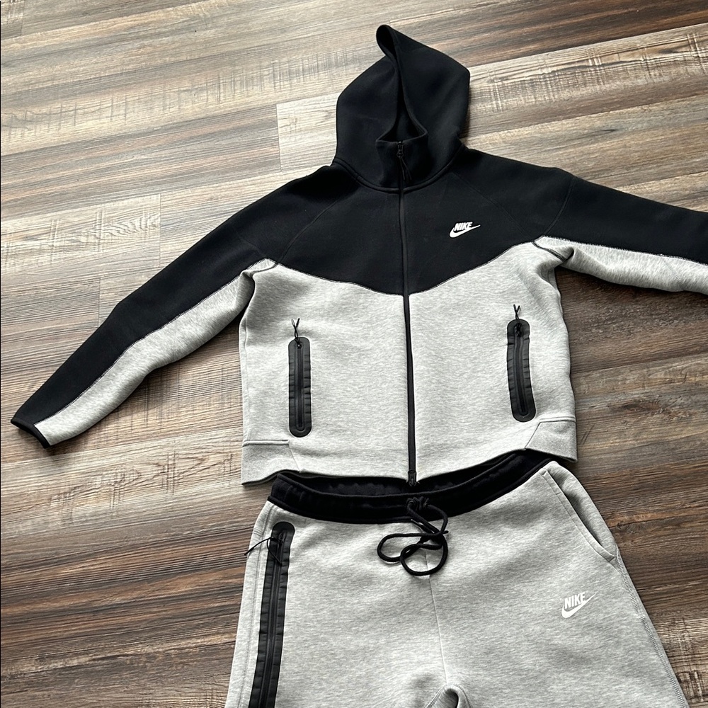 Nike Tech Two-Tone Black and Gray Hoodie Set